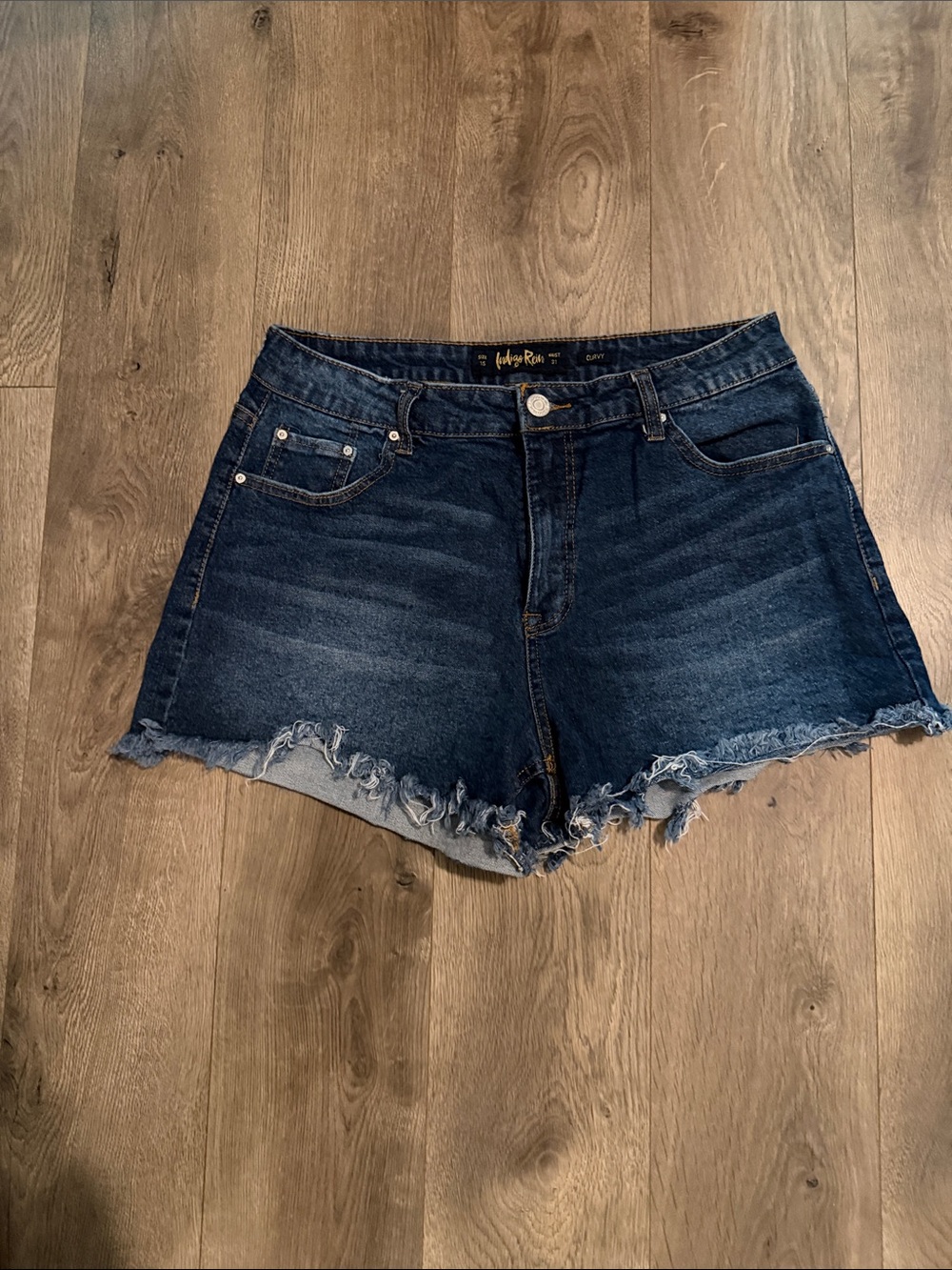 Indigo Rein Curvy Frayed Hem Denim Shorts Women’s Size 15 Dark Wash Stretch